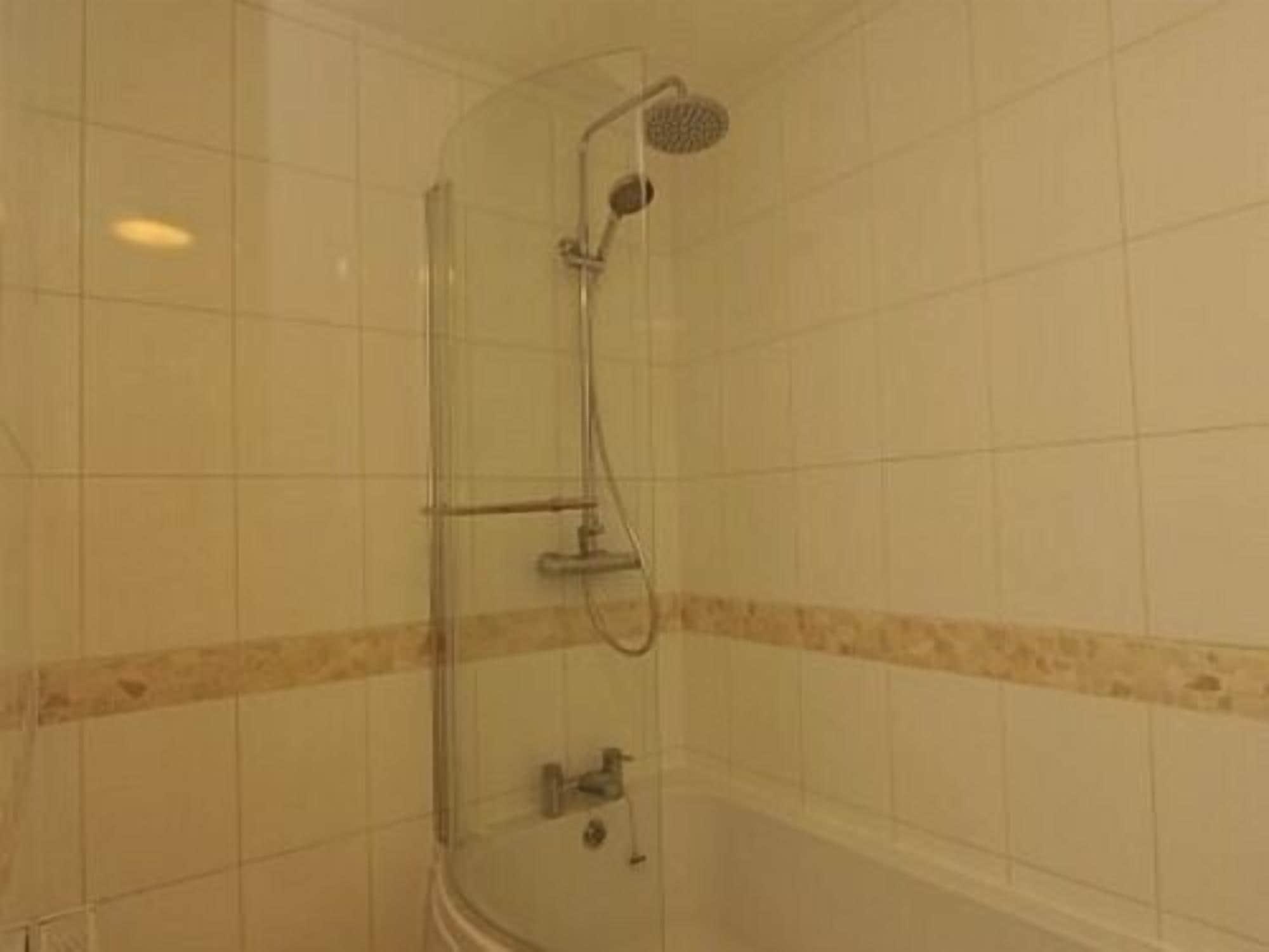 باري Gail'S Guest House المظهر الخارجي الصورة